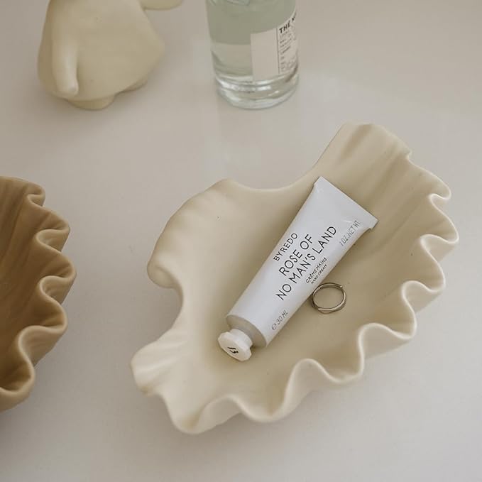 WENSHUO Ocean Shell Ceramic Decorative Bowl, Jewelry Dish for Rings, Trinkets, Crème (Matte Crème)