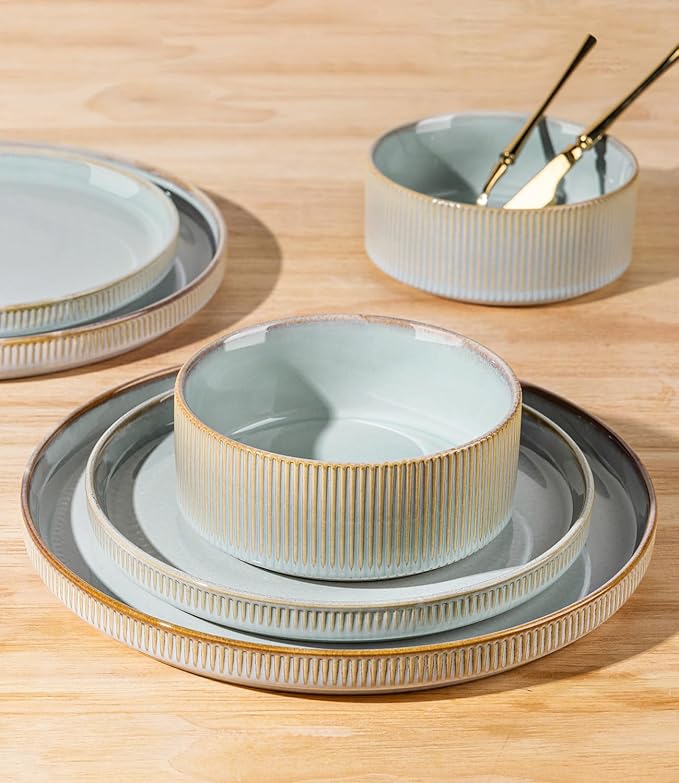 TheTerra Ceramic Dinnerware Sets for 6, 18 Pieces Porcelain Lightweight Speckled Plates and Bowls Sets, Scratch Resistant Dish Set, Oven & Microwave & Dishwasher Safe, Illusion Blue