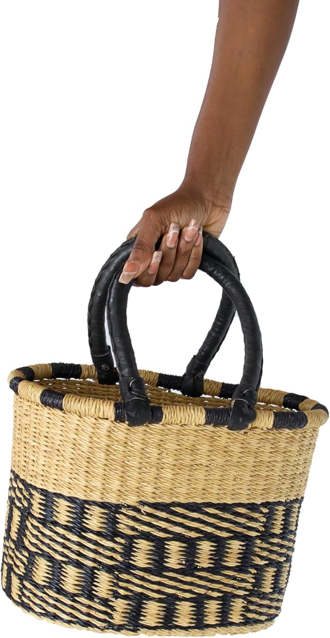 AYÉYA Oval Flat Bottom African Basket – Neutral Tones – Handwoven Wicker Market Basket with Leather Handles – Artisan Tote for Garden, Market, or Storage – Handmade in Ghana