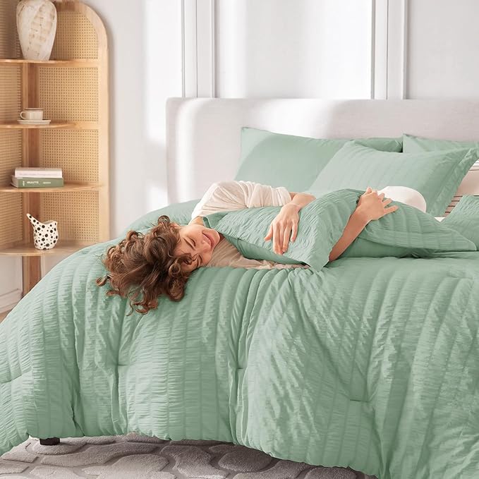 MUXHOMO 5 Pieces Twin Comforter Set, Seersucker Bed in a Bag Twin Size, All Season Luxury Bedding Set with Comforter, Flat Sheet, Fitted Sheet, Pillowcase & Sham, Sage Green