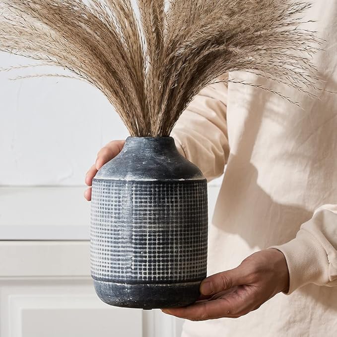 SIDUCAL Ceramic Rustic Farmhouse Vase, Sand Glaze Finish Boho Vase, Pottery Decorative Flower for Home Decor, Table, Living Room Decoration, Shelf Decor, Mantel, 7.4 Inch, Black