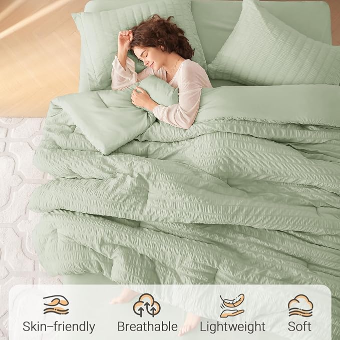 MUXHOMO 7 Pieces Queen Comforter Set, Seersucker Bed in a Bag Queen Size, All Season Luxury Bedding Set with Comforter, Flat Sheet, Fitted Sheet, Pillowcases & Shams, Light Green