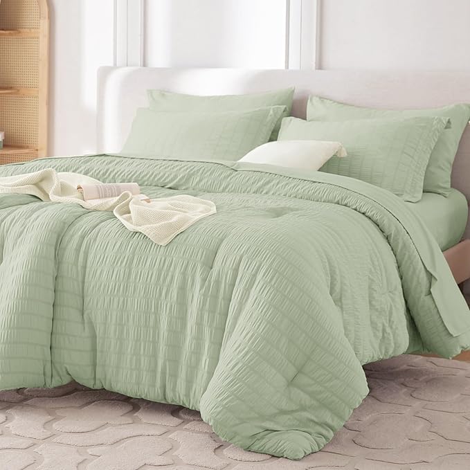 MUXHOMO 7 Pieces Queen Comforter Set, Seersucker Bed in a Bag Queen Size, All Season Luxury Bedding Set with Comforter, Flat Sheet, Fitted Sheet, Pillowcases & Shams, Light Green