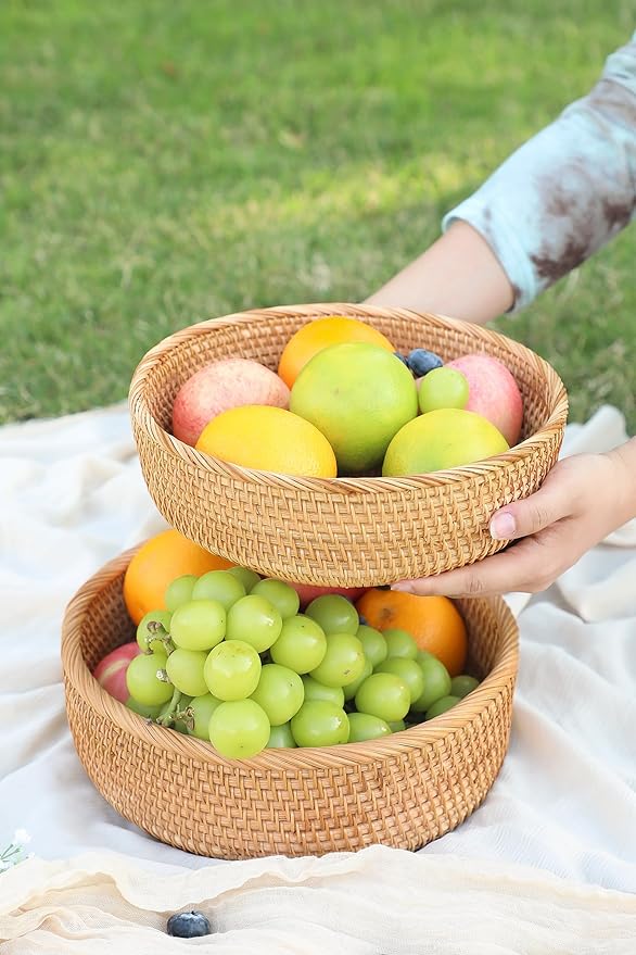 HITOMEN Handmade Rattan Bread Baskets Round Wicker Fruit Serving Storage Bowls, Natural Woven Decorative Kitchen Counter Organizing (Honey Brown) M-9.1"