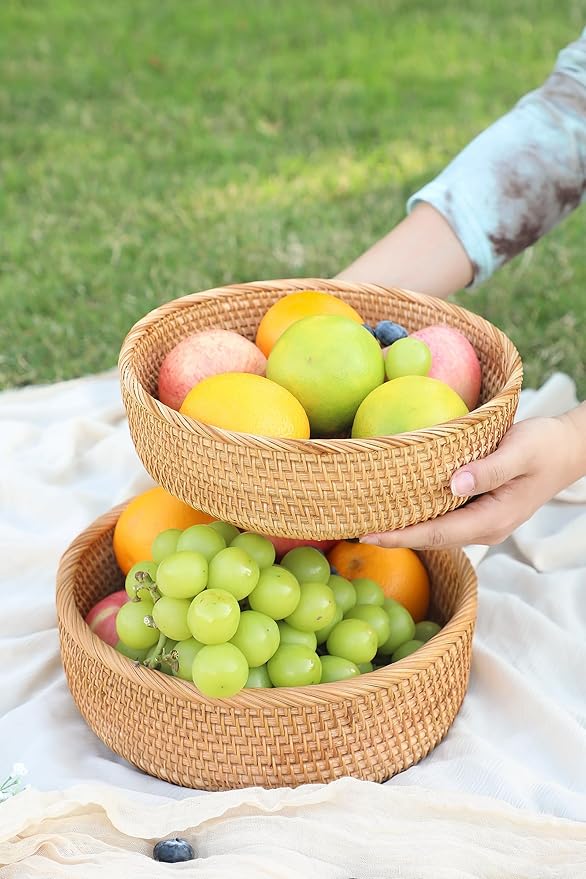 HITOMEN Handmade Rattan Bread Baskets Round Wicker Fruit Serving Storage Bowls, Natural Woven Decorative Kitchen Counter Organizing (Honey Brown) Set of 3