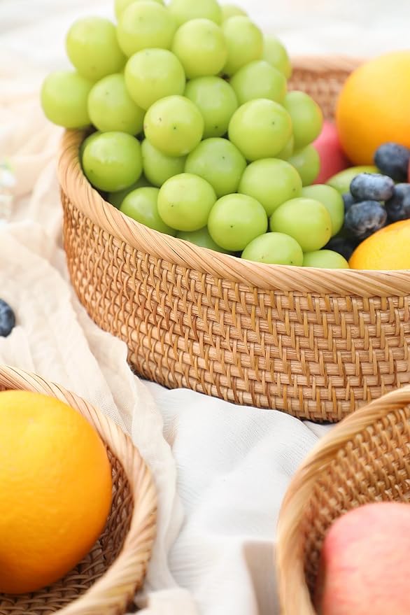 HITOMEN Handmade Rattan Bread Baskets Round Wicker Fruit Serving Storage Bowls, Natural Woven Decorative Kitchen Counter Organizing (Honey Brown) Set of 3