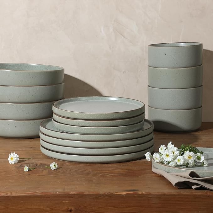 Gibson Elite Gelston Stoneware Matte Reactive Glaze 16 Piece (Service for 4) Plates and Bowl Dinnerware Set - Green