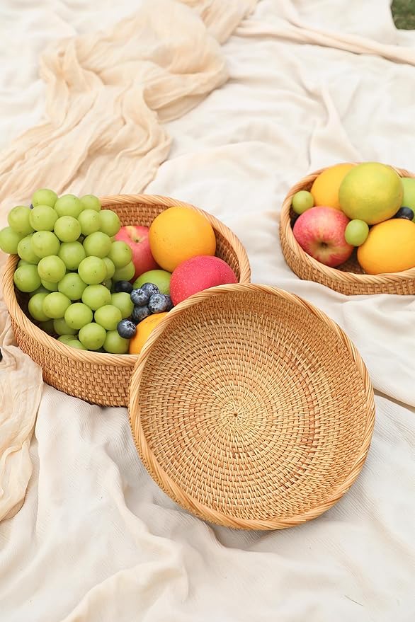 HITOMEN Handmade Rattan Bread Baskets Round Wicker Fruit Serving Storage Bowls, Natural Woven Decorative Kitchen Counter Organizing (Honey Brown) L-10.3"