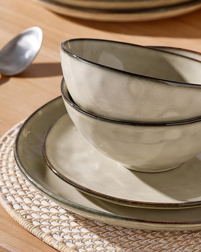 Famiware Dinnerware Sets for 6, Ocean Round 18-Piece Kitchen Plates and Bowls Sets, Microwave and Dishwasher Safe, Scratch Resistant, Light khaki