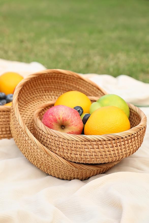 HITOMEN Handmade Rattan Bread Baskets Round Wicker Fruit Serving Storage Bowls, Natural Woven Decorative Kitchen Counter Organizing (Honey Brown) M-9.1"