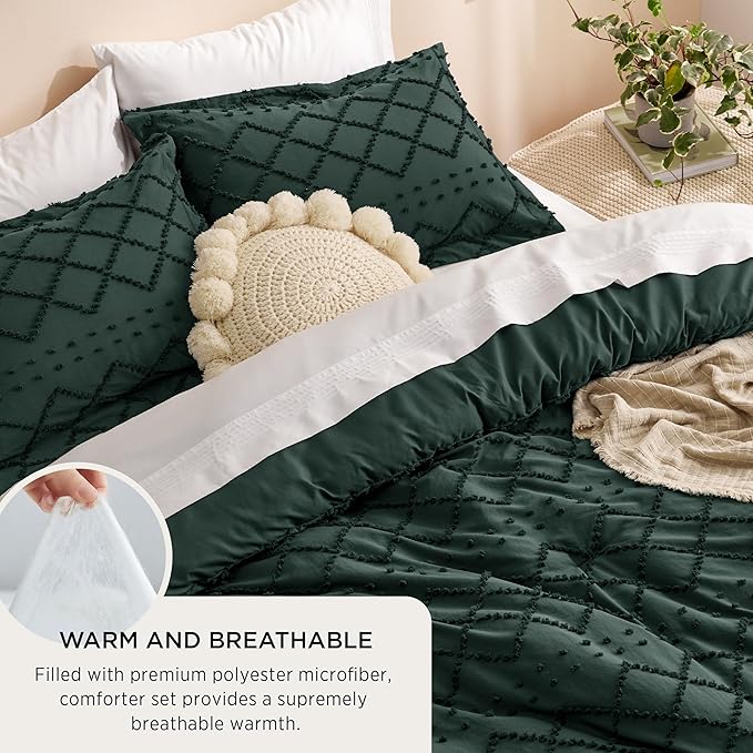 Bedsure Queen Comforter Set - Forest Green Comforter, Boho Tufted Shabby Chic Bedding for Kids, 3 Pieces Vintage Farmhouse Bed Set for All Seasons, Fluffy Soft Bedding with 2 Pillow Shams