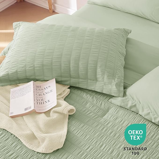 MUXHOMO 7 Pieces Full Comforter Set, Seersucker Bed in a Bag Full Size, All Season Luxury Bedding Set with Comforter, Flat Sheet, Fitted Sheet, Pillowcases & Shams, Light Green