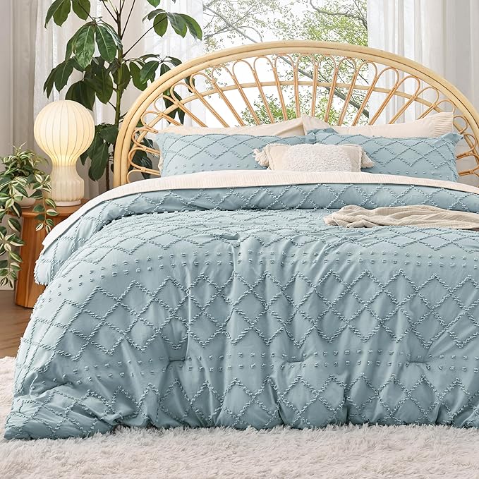 Bedsure Queen Comforter Set - Dusty Blue Comforter, Boho Tufted Shabby Chic Bedding for Kids, 3 Pieces Vintage Farmhouse Bed Set for All Seasons, Fluffy Soft Bedding with 2 Pillow Shams