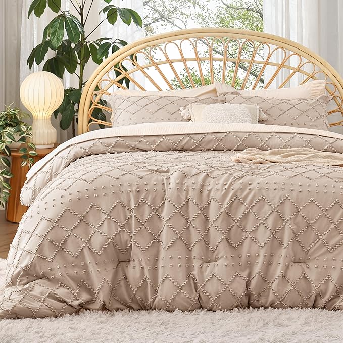 Bedsure Full Comforter Set - Warm Tan Comforter, Boho Tufted Shabby Chic Bedding for Kids, 3 Pieces Vintage Farmhouse Bed Set for All Seasons, Fluffy Soft Bedding with 2 Pillow Shams